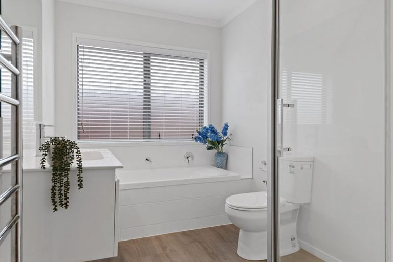 Photo of property in 110 Penetaka Heights, Pyes Pa, Tauranga, 3112