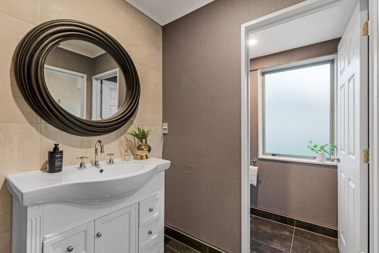 Photo of property in 32 Starlight Cove, Hobsonville, Auckland, 0618