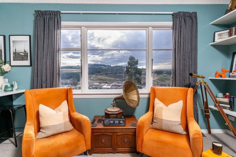 Photo of property in 24 Scotland Terrace, Green Island, Dunedin, 9018