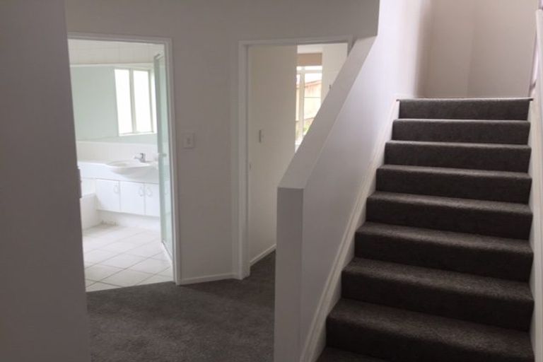 Photo of property in 2/14 Penning Road, Castor Bay, Auckland, 0620