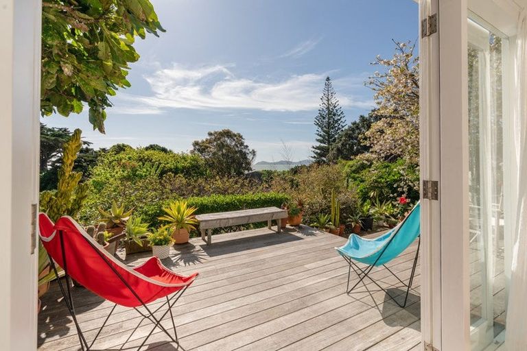Photo of property in 121 Wellington Road, Paekakariki, 5034