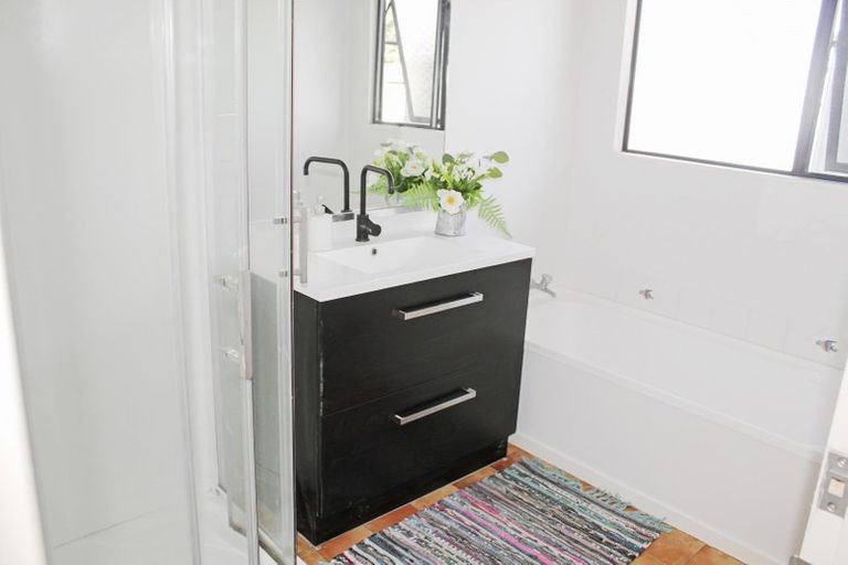 Photo of property in 94 Summerhill Drive, Fitzherbert, Palmerston North, 4410