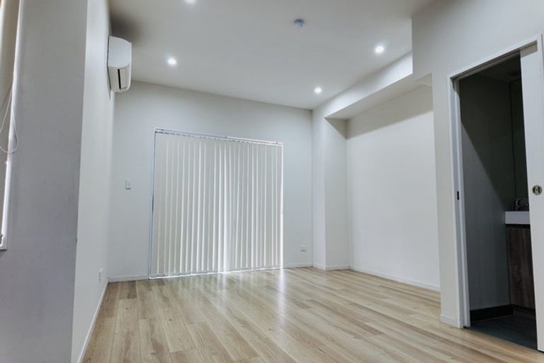 Photo of property in 3b Putiputi Way, Papakura, 2110