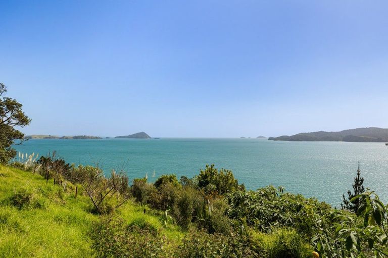 Photo of property in 1002 Wyuna Bay Road, Wyuna Bay, Coromandel, 3581