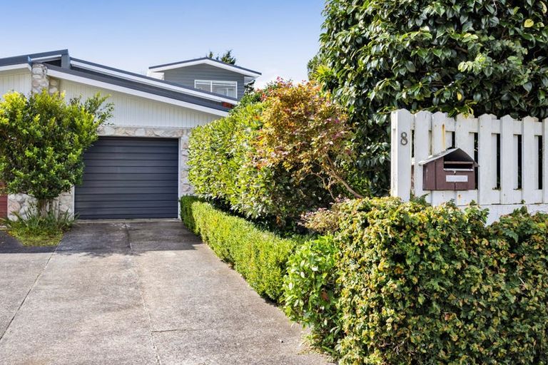 Photo of property in 8 Longview Drive, Merrilands, New Plymouth, 4312