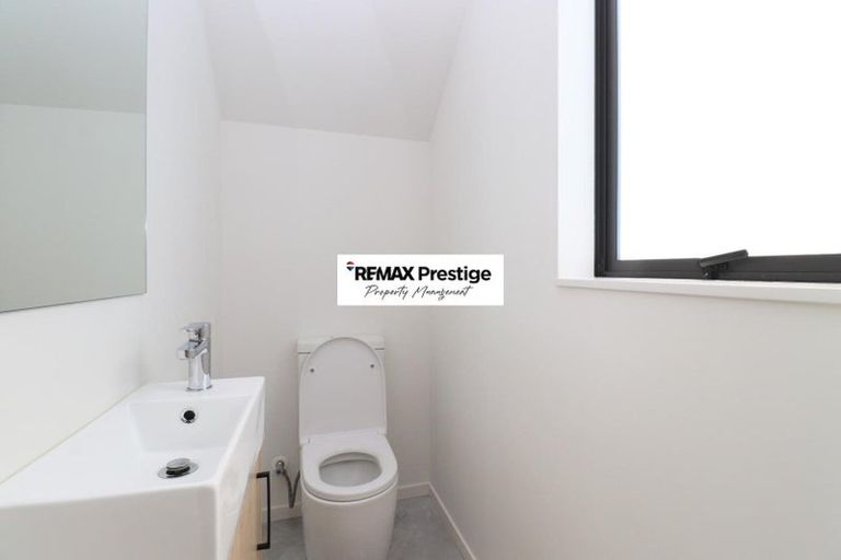 Photo of property in 2 Korokio Lane, Henderson, Auckland, 0612