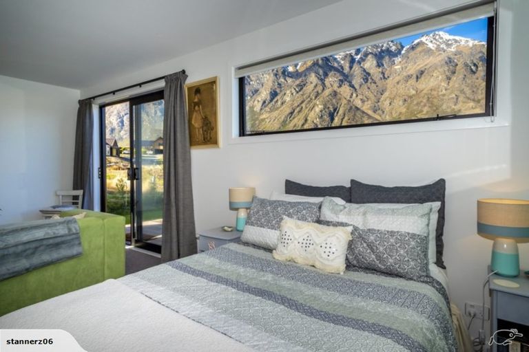Photo of property in 39 Jacks Point Rise, Jacks Point, Queenstown, 9371