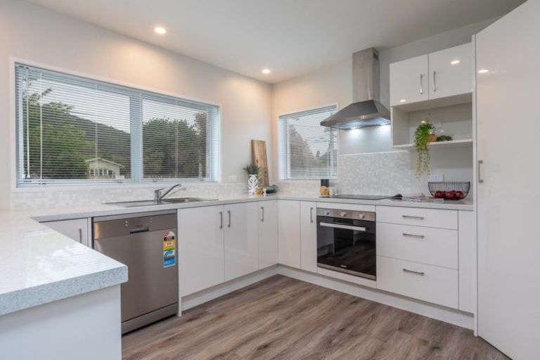 Photo of property in 2a Sylvan Avenue, Waikanae, 5036