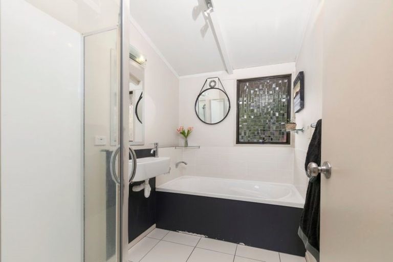 Photo of property in 65 Marellen Drive, Red Beach, 0932