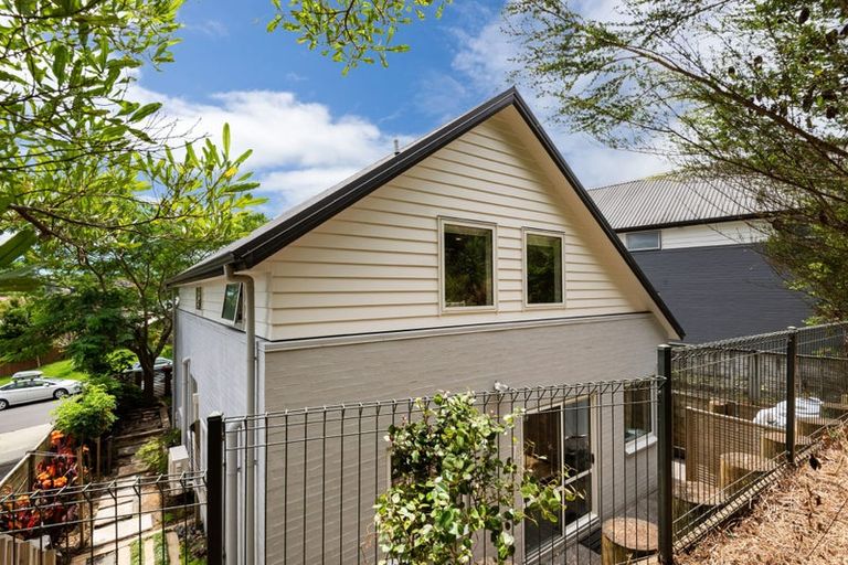 Photo of property in 17 Nimstedt Avenue, Oteha, Auckland, 0632