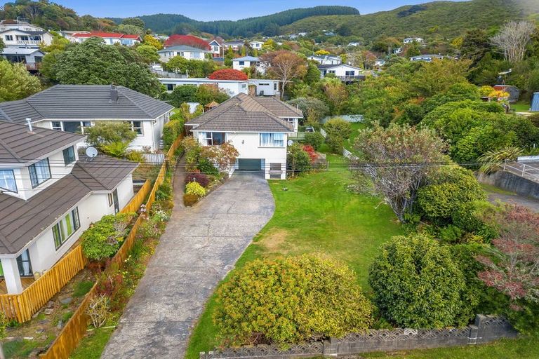 Photo of property in 25 Larsen Crescent, Tawa, Wellington, 5028