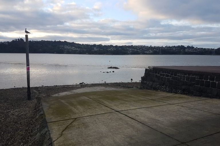 Photo of property in 2/7 Ashcroft Avenue, Mangere Bridge, Auckland, 2022