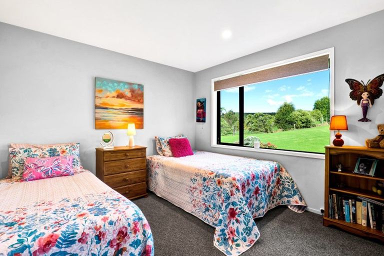 Photo of property in 18 Harkness Rice Way, Koru, New Plymouth, 4374