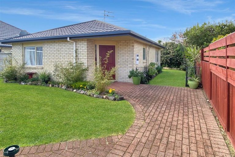 Photo of property in 3/66 Kawaha Point Road, Kawaha Point, Rotorua, 3010