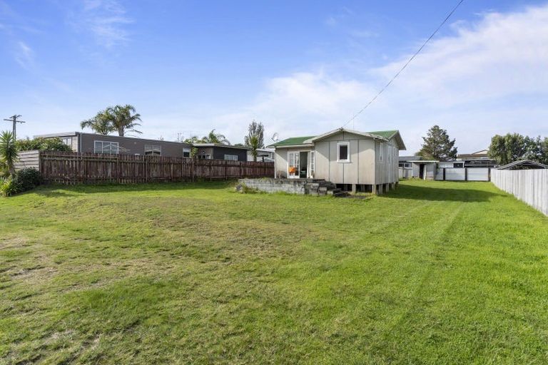 Photo of property in 207 Tamaki Road, Whangamata, 3620