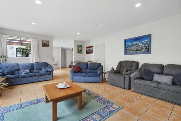 Photo of property in 25 Kenwyn Drive, Carterton, 5713