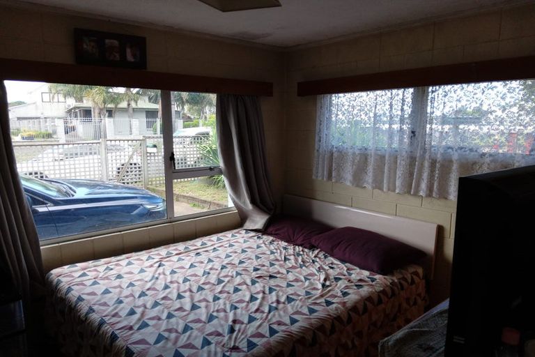 Photo of property in 2/4 Idlewild Avenue, Mangere, Auckland, 2022