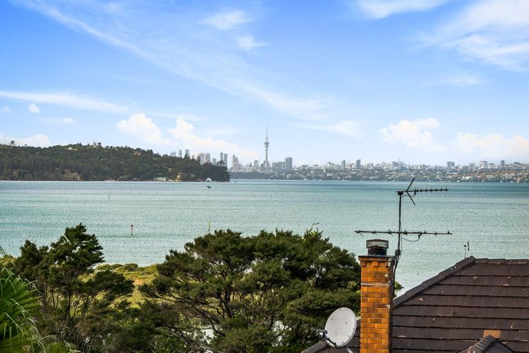 Photo of property in 22 Marguerita Place, West Harbour, Auckland, 0618