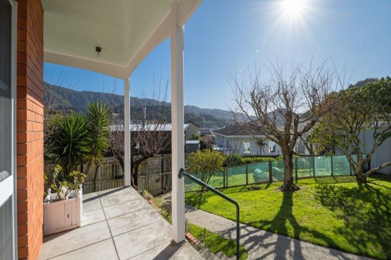 Photo of property in 6a Seaview Crescent, Picton, 7220