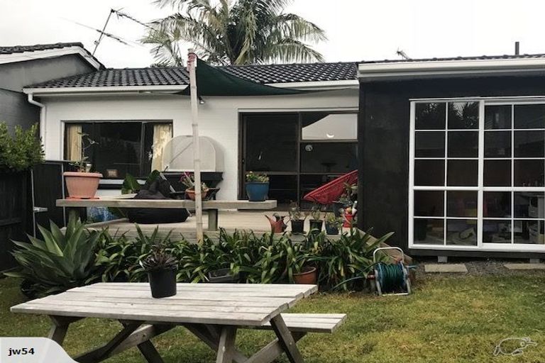 Photo of property in 2/25 Birchfield Road, Hauraki, Auckland, 0622