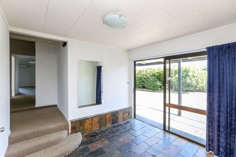 Photo of property in 421 Mangorei Road, Highlands Park, New Plymouth, 4312