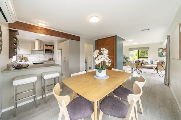 Photo of property in 66 Woodhouse Avenue, Karori, Wellington, 6012