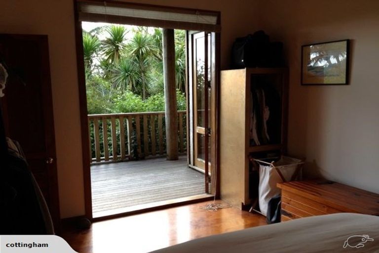 Photo of property in 122 Lone Kauri Road, Karekare, New Lynn, 0772