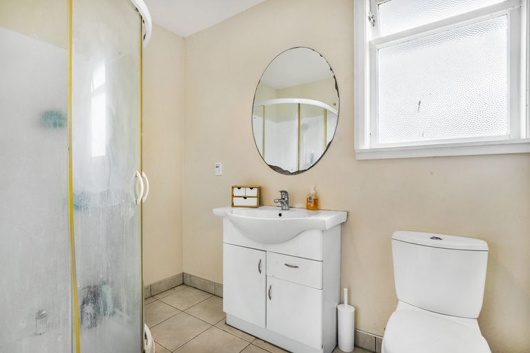 Photo of property in 25 Arimu Road, Papakura, 2110