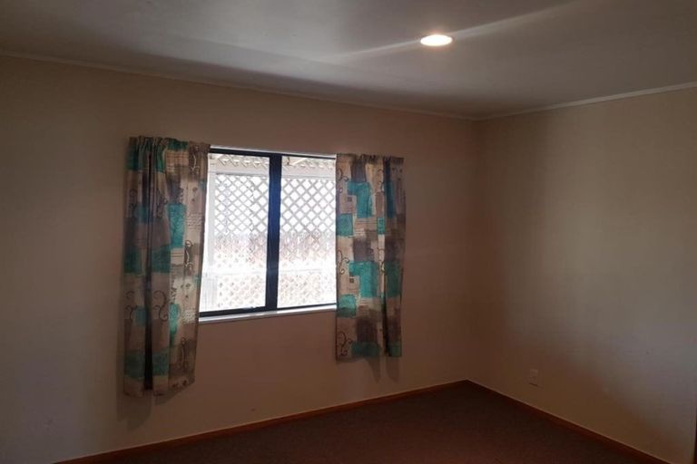 Photo of property in 63 Templeton Place, Clendon Park, Auckland, 2103