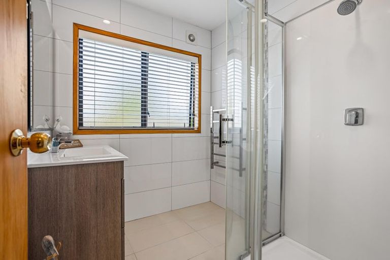 Photo of property in 64 Granville Drive, Massey, Auckland, 0614