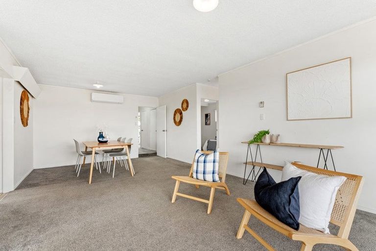 Photo of property in 19 Tindalls Bay Road, Tindalls Beach, Whangaparaoa, 0930