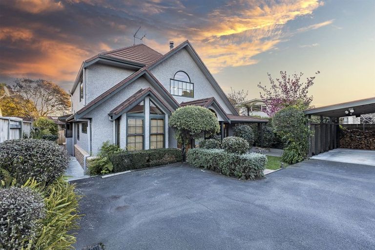 Photo of property in 222 Victoria Avenue, Hokowhitu, Palmerston North, 4410