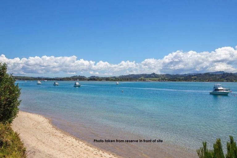 Photo of property in 275 Omaha Drive, Omaha, 0986