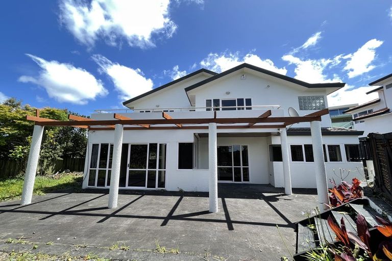 Photo of property in 2/21 Calypso Place, Rothesay Bay, Auckland, 0630