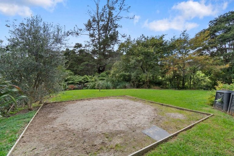 Photo of property in 140 Shaw Road, Oratia, Auckland, 0604