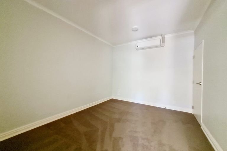 Photo of property in 82 Kyle Road, Greenhithe, Auckland, 0632