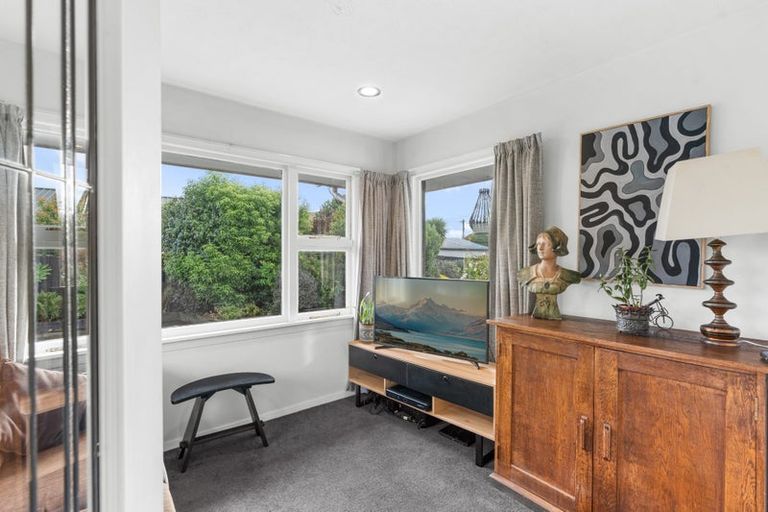 Photo of property in 21 Greendale Avenue, Avonhead, Christchurch, 8042