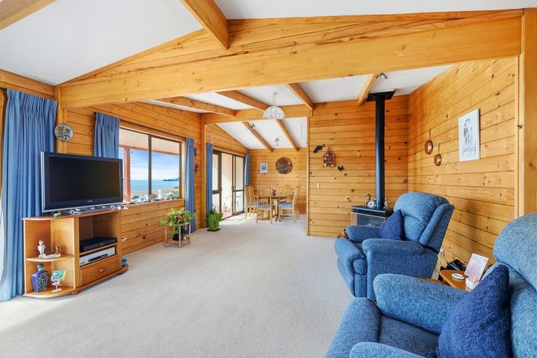 Photo of property in 37 Merehai Place, Snells Beach, 0920