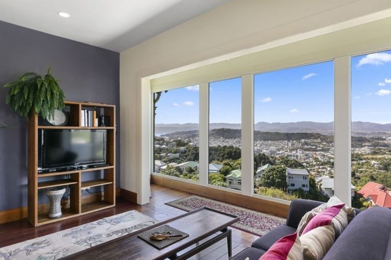 Photo of property in 12 Highbury Road, Highbury, Wellington, 6012