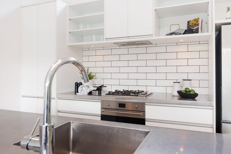 Photo of property in 16a Springdale Grove, Fitzherbert, Palmerston North, 4410