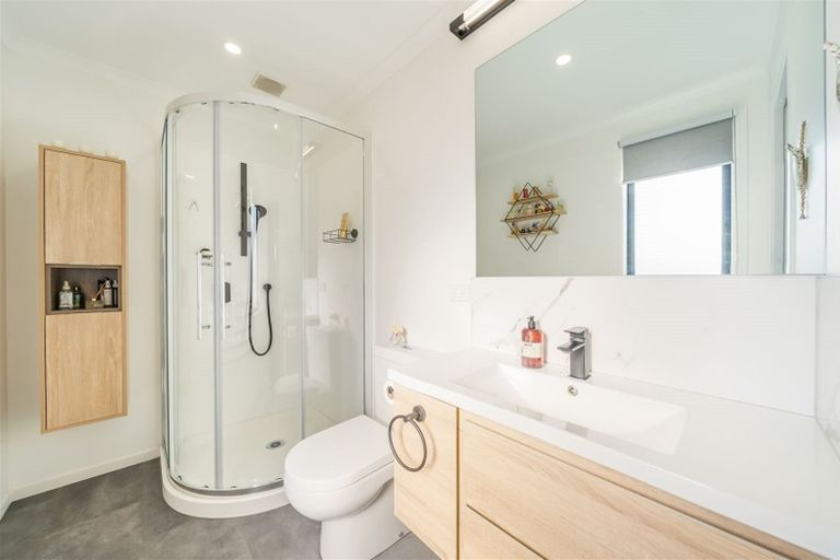 Photo of property in 11 Poulson Grove, Trentham, Upper Hutt, 5018