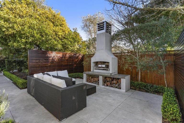 Photo of property in 1 Cassino Street, Bayswater, Auckland, 0622