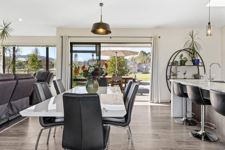 Photo of property in 3 Karaka Place, Kinloch, Taupo, 3377