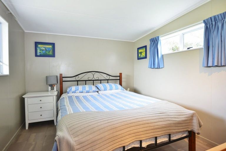 Photo of property in 140 Newcastle Street, Mahia, 4198