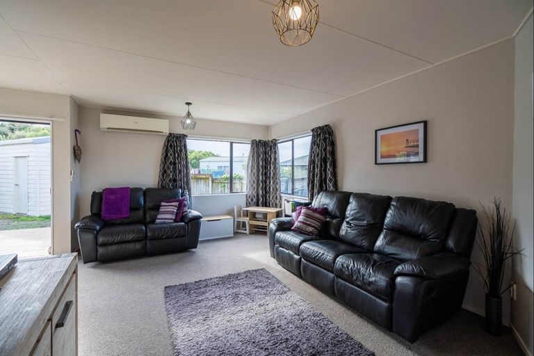 Photo of property in 21 Spackman Crescent, Paraparaumu, 5032