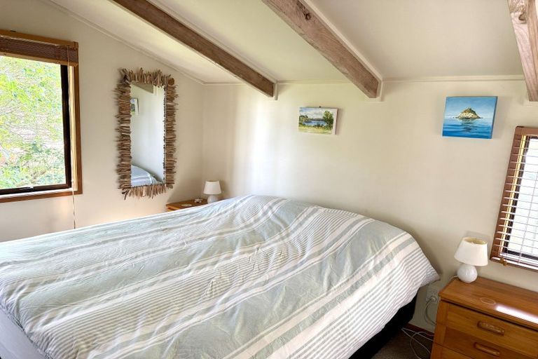 Photo of property in 33 Cuvier Crescent, Kuaotunu West, Whitianga, 3592