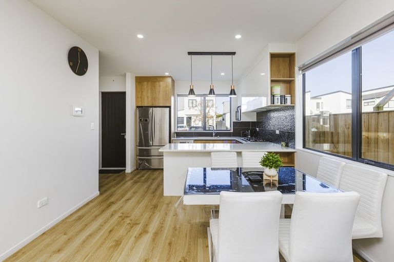 Photo of property in 104 Bellbird Street, Papakura, 2110