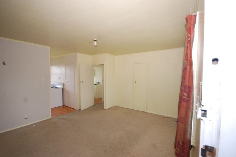 Photo of property in 1/16 Dinglebank Road, Mount Wellington, Auckland, 1060