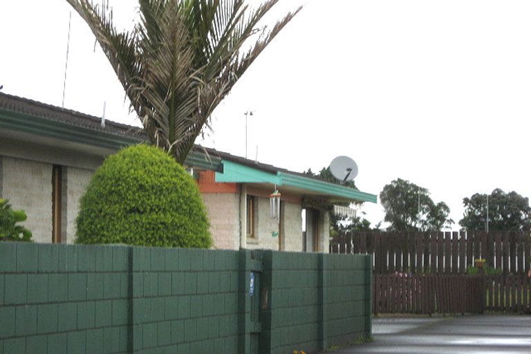 Photo of property in 30 Sunnypark Avenue, Rosehill, Papakura, 2113