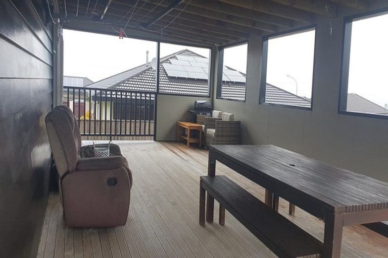 Photo of property in 81a Percy Kinsman Crescent, Riverstone Terraces, Upper Hutt, 5018